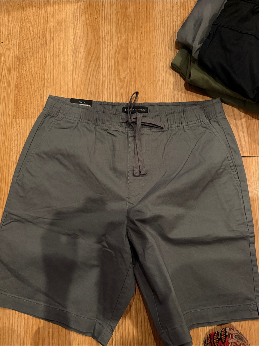 Banana Republic Men's Charcoal Gray Drawstring Athletic Shorts